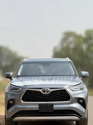 Toyota Highlander XLE 2022 Silver