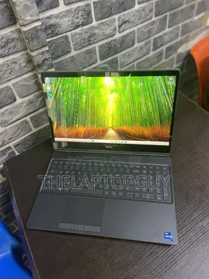 Laptop Dell Precision 7560 32GB Intel Xeon SSD 1T