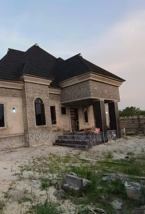 4bdrm Bungalow in Warri for sale