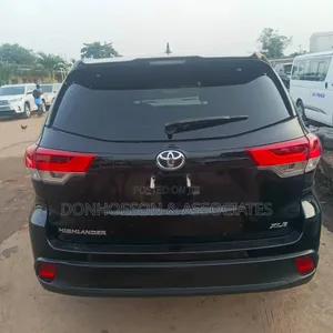 Toyota Highlander 2016 Black