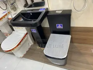 Black Executive Wc English Standard