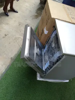Maxi Dish Washer- Your Dishes Deserve the Spotlight.