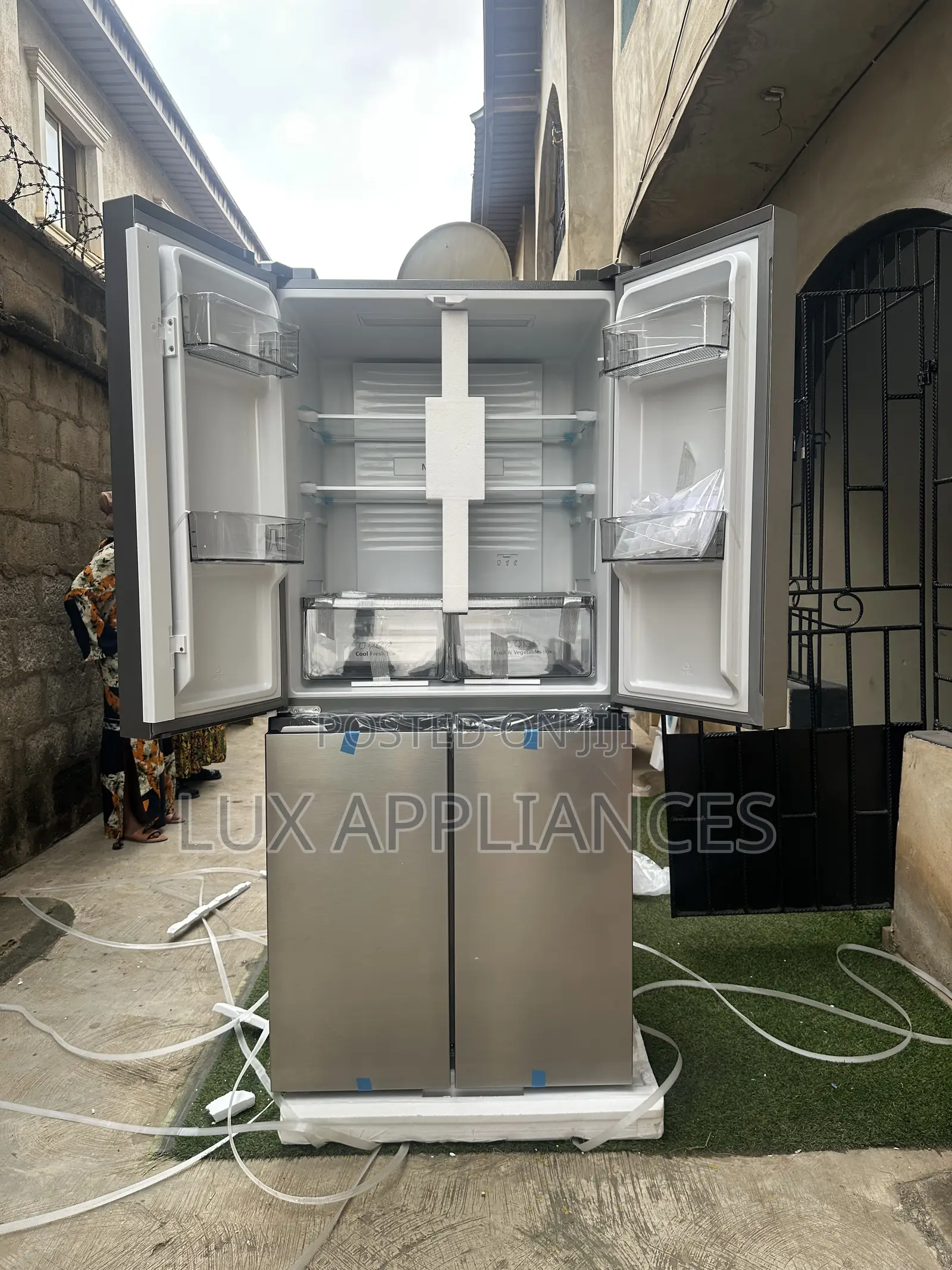 Like New Hisense Side-by-Side Refrigerator – Strong Dependable
