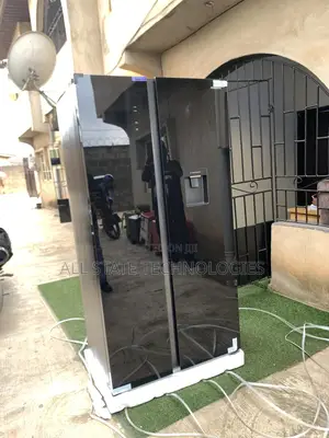 Hisense Side by Side Refrigerator With Built-in Water Dispenser