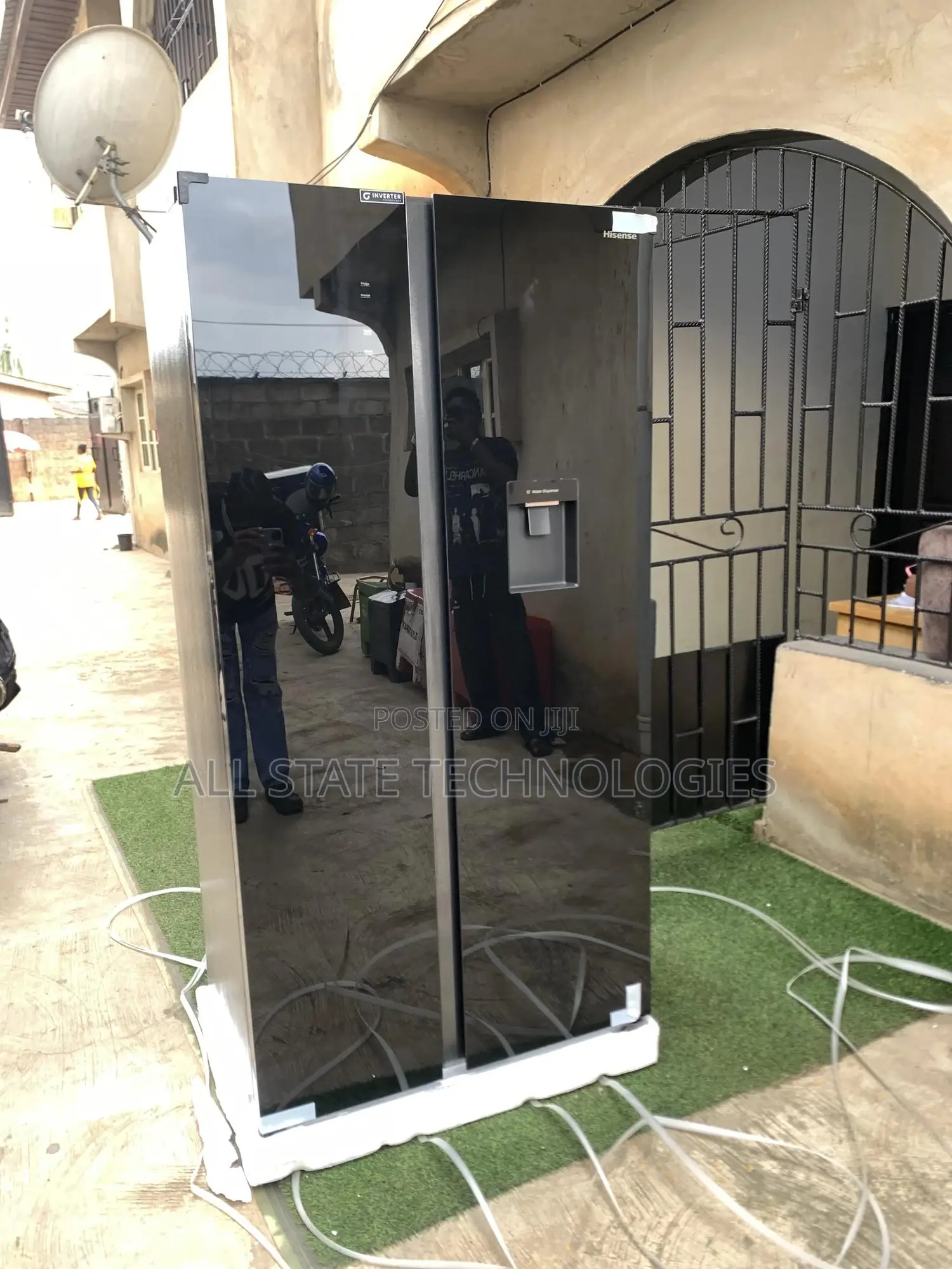 Hisense Double Door Side by Side Refrigerator 529 Liters