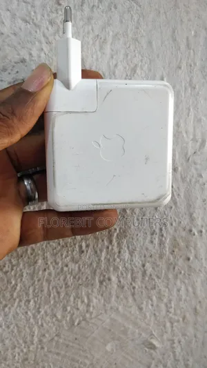 Apple 61wts Usb -Type C Power Adapter
