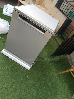 Maxi Dishwasher – Commercial Grade