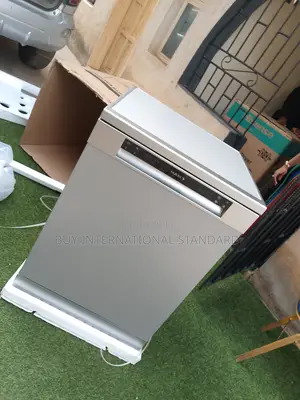 Maxi Dishwasher – Commercial Grade