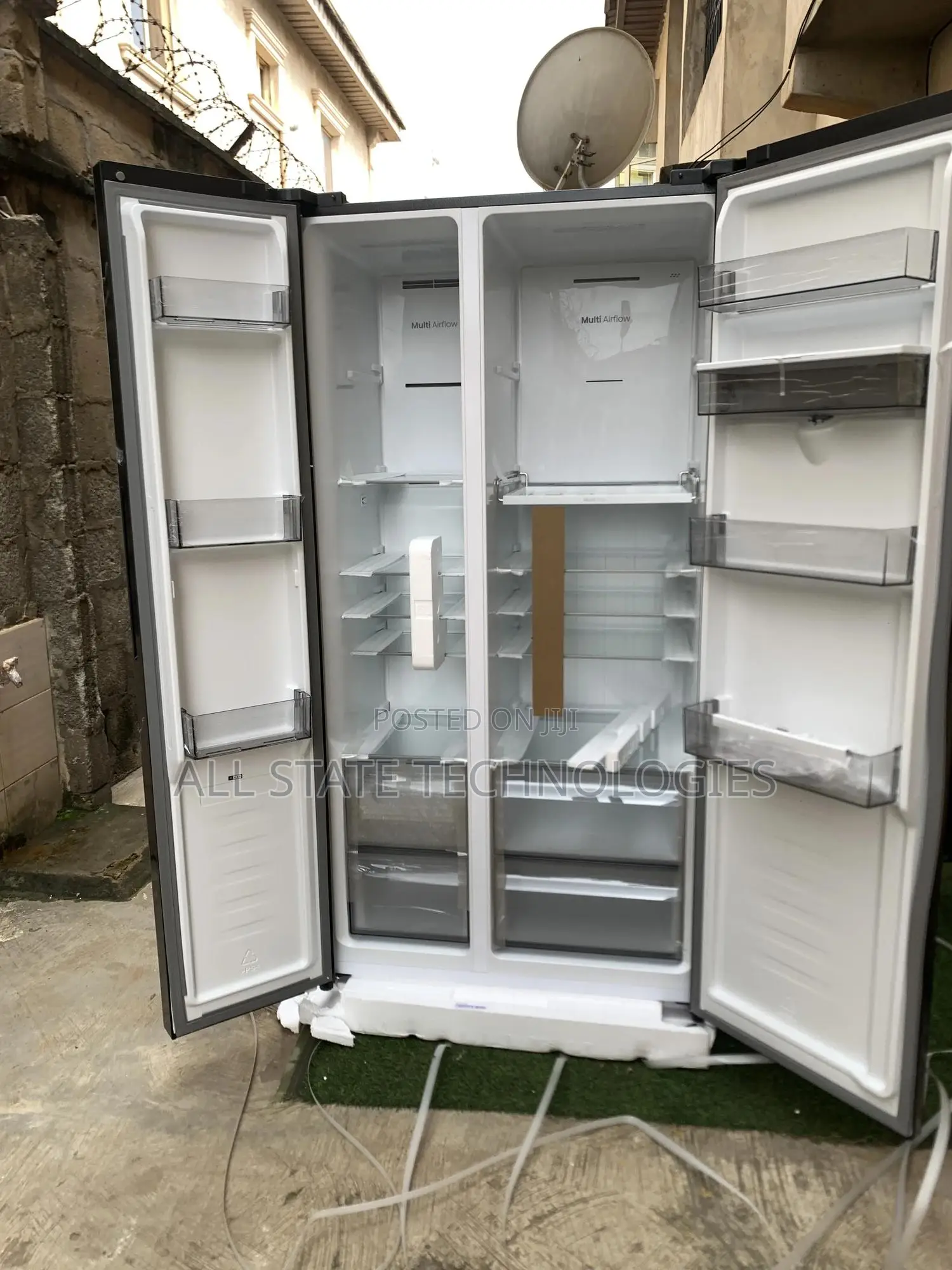 Hisense Side by Side Fridge With External Water Dispenser