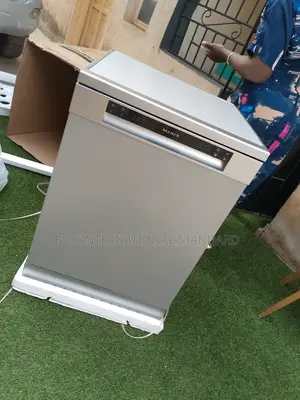 Maxi Dishwasher – Large Capacity
