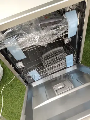Maxi Dishwasher- Engineered for Spotless Results.