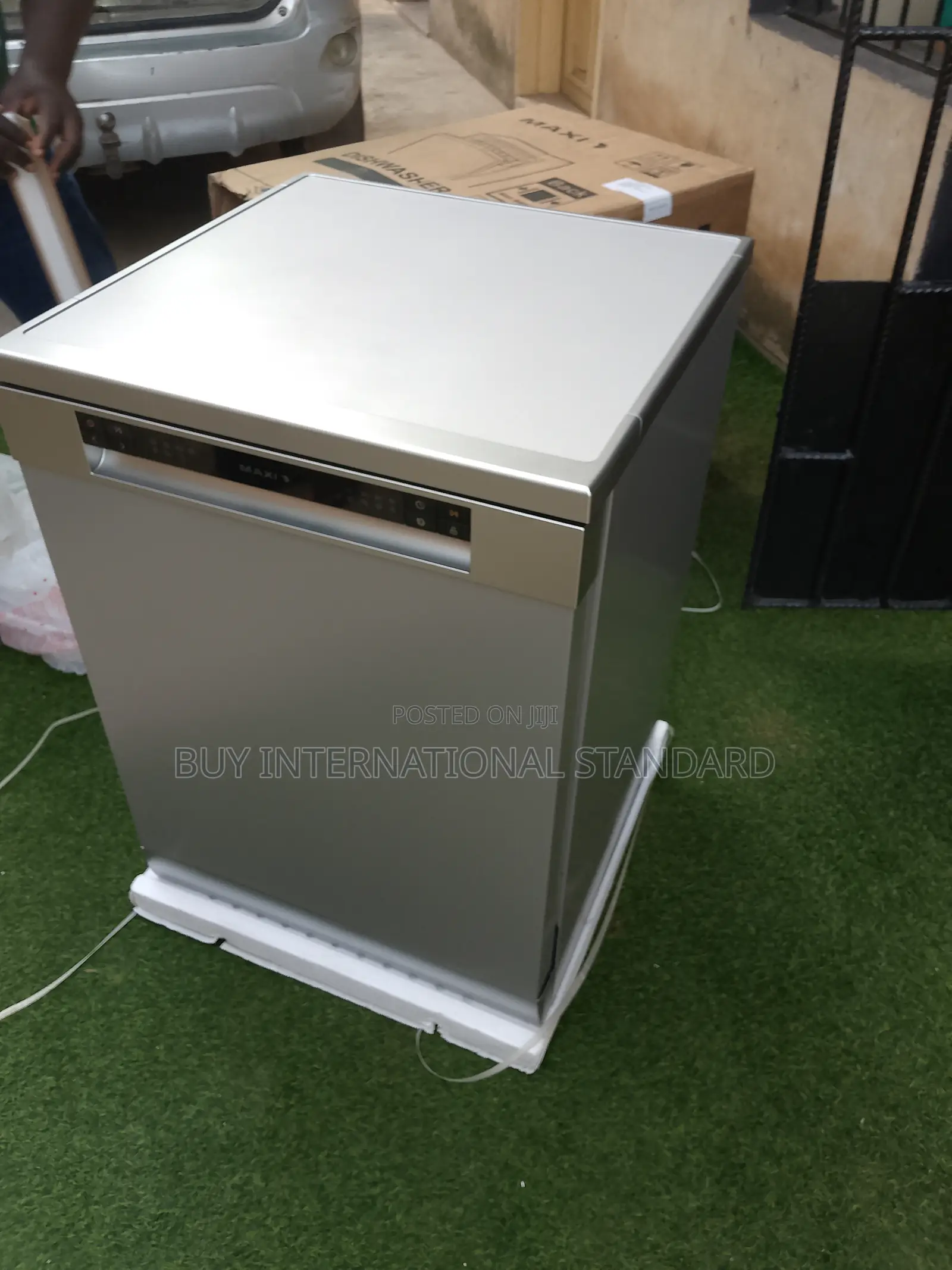 Maxi Dishwasher – Easy Controls