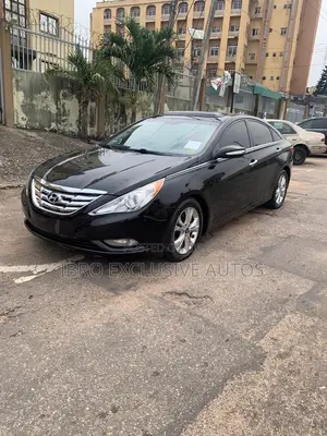 Hyundai Sonata Limited 2.0T Sedan (2.0L 4cyl 6A) 2011 Black