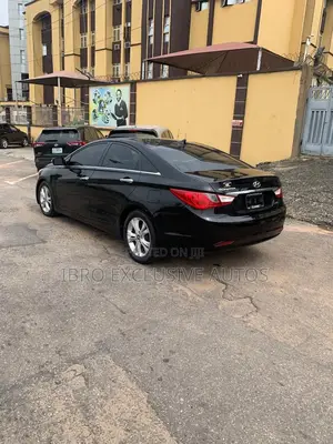 Hyundai Sonata Limited 2.0T Sedan (2.0L 4cyl 6A) 2011 Black