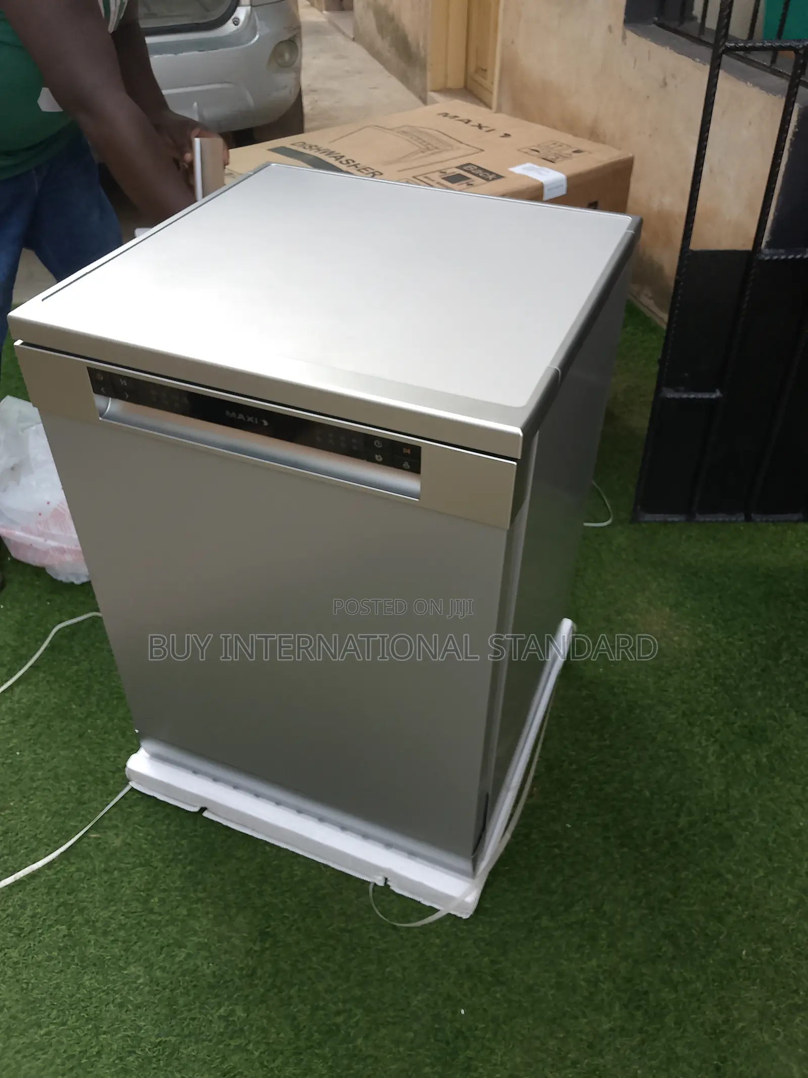 Maxi Dishwasher – Very Clean, Works Great