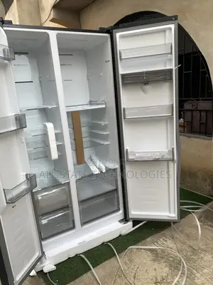Hisense Side by Side Refrigerator With Integrated Dispenser
