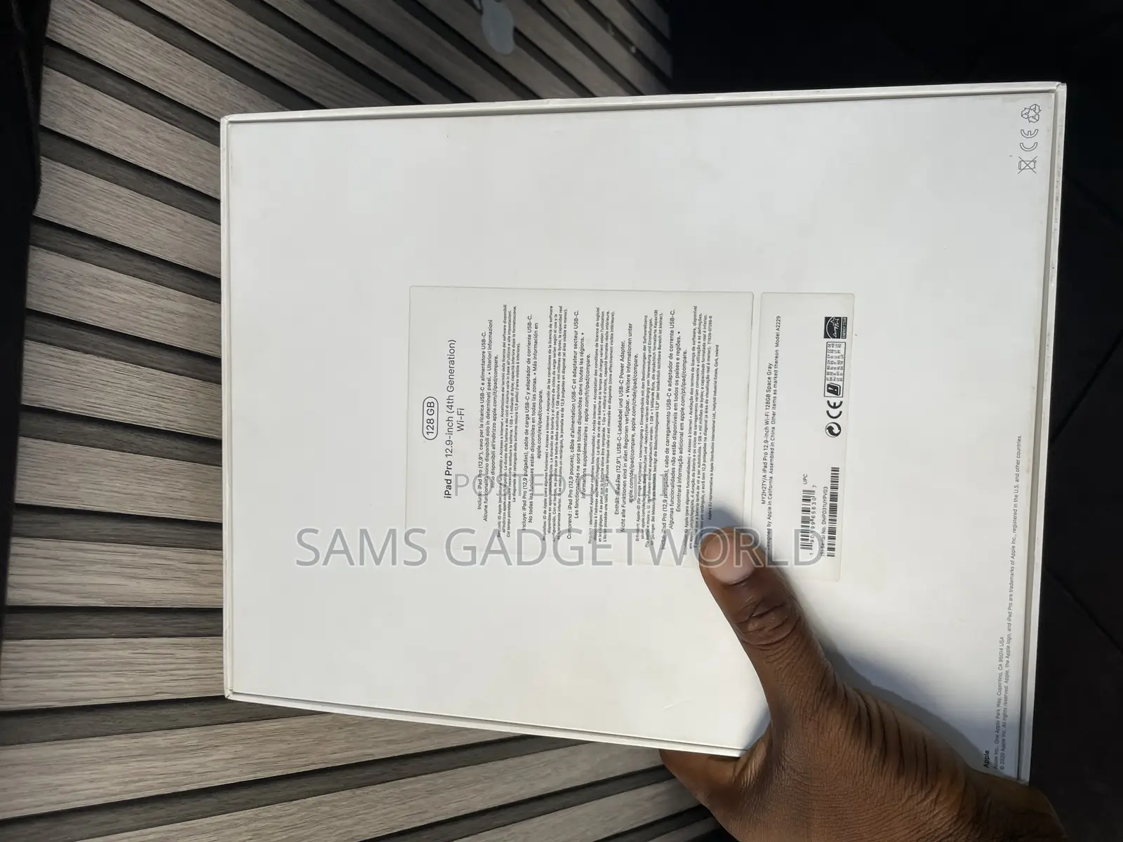 Apple iPad Pro 12.9 (2020) 128 GB Gray