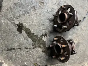 Toyota Sienna 2005 Back Hub (Tokunbo)