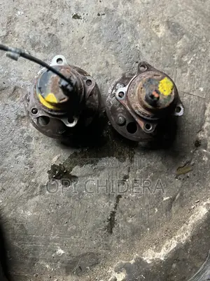Toyota Sienna 2005 Back Hub (Tokunbo)