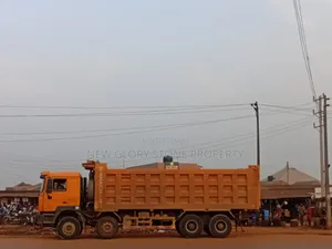 30 Tons of Sharp Sand and Graniet