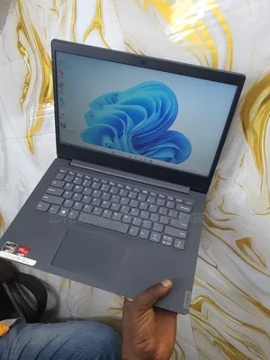 Laptop Lenovo Ideapad V14 IGL 12GB AMD Ryzen 3 SSD 256GB