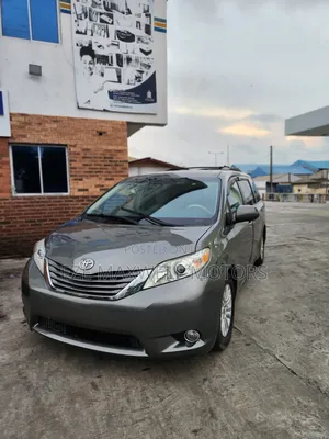 Toyota Sienna XLE 8 Passenger 2012 Gray