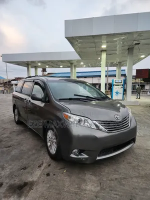Toyota Sienna XLE 8 Passenger 2012 Gray