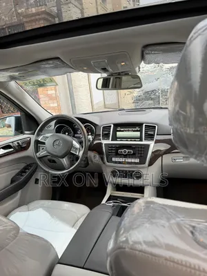 Mercedes-Benz M Class ML350 4MATIC 4dr SUV AWD (3.5L 6cyl 7A) 2014 Gray