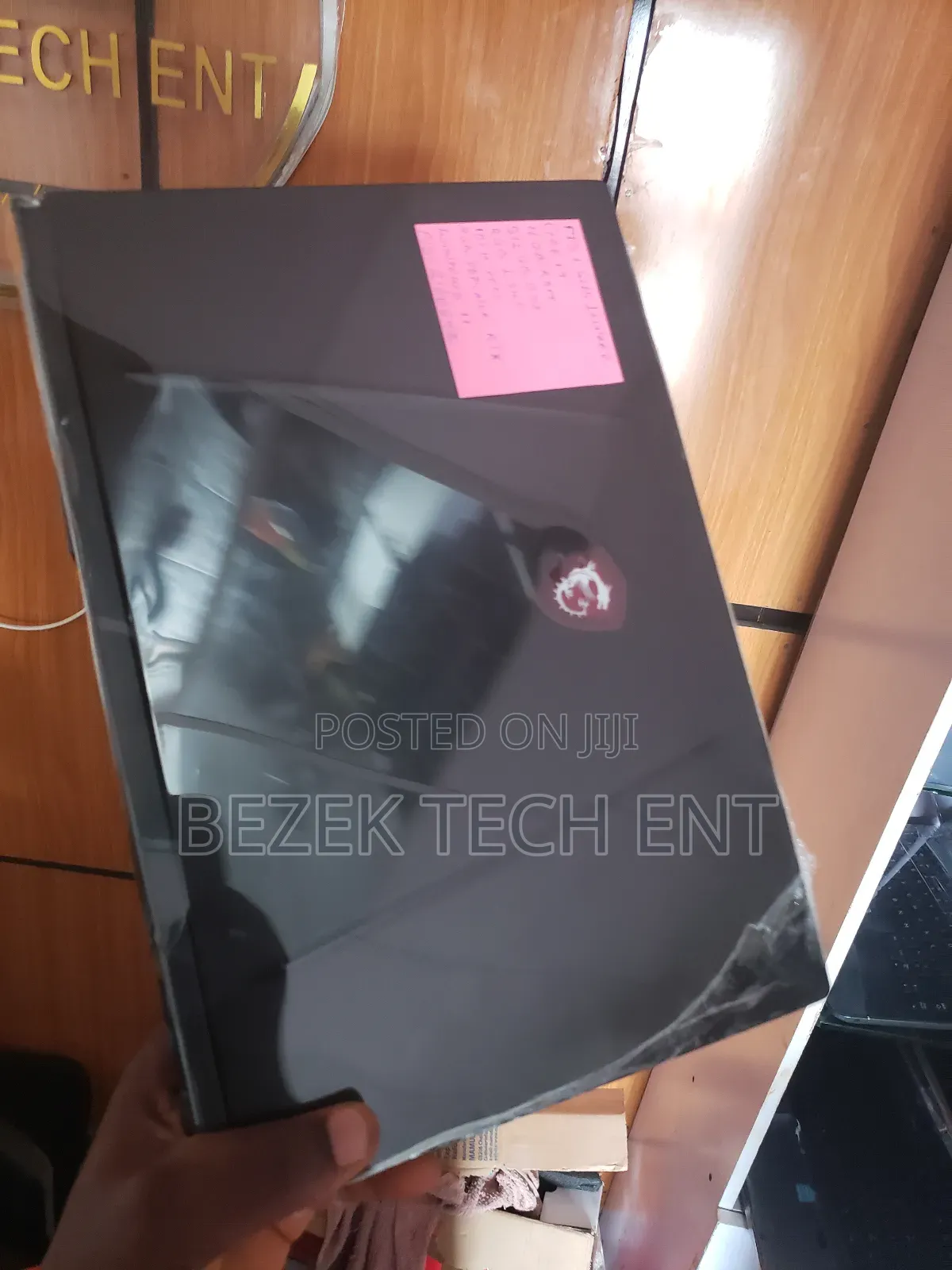 New Laptop MSI GL75 Leopard 16GB Intel Core I7 SSD 512GB