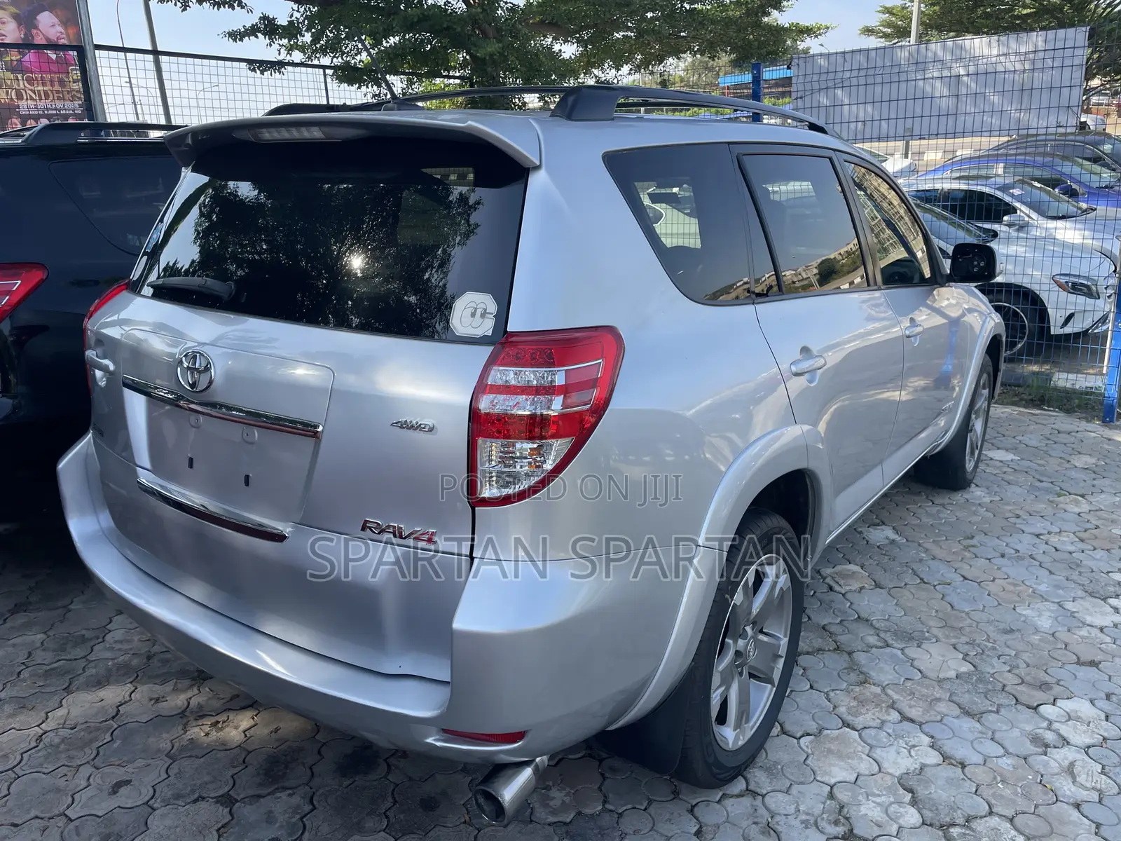 Toyota RAV4 2011 Silver