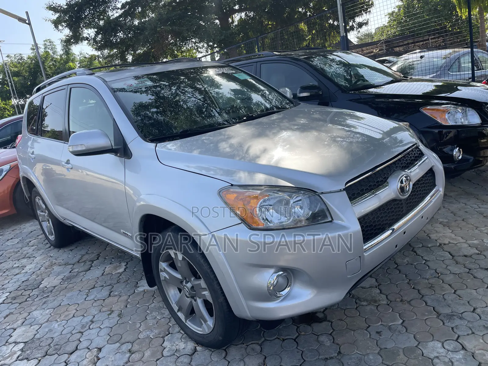 Toyota RAV4 2011 Silver