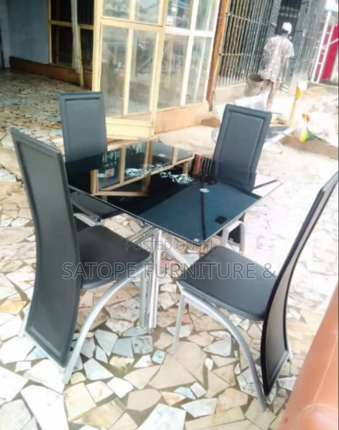 Unique Dining Set by 4