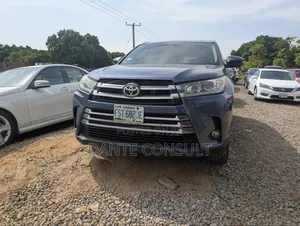 Toyota Highlander XLE 4dr SUV AWD (3.5L 6cyl 6A) 2015 Blue
