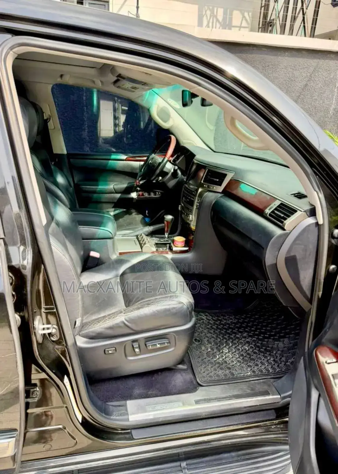 Lexus LX 570 AWD 2013 Black