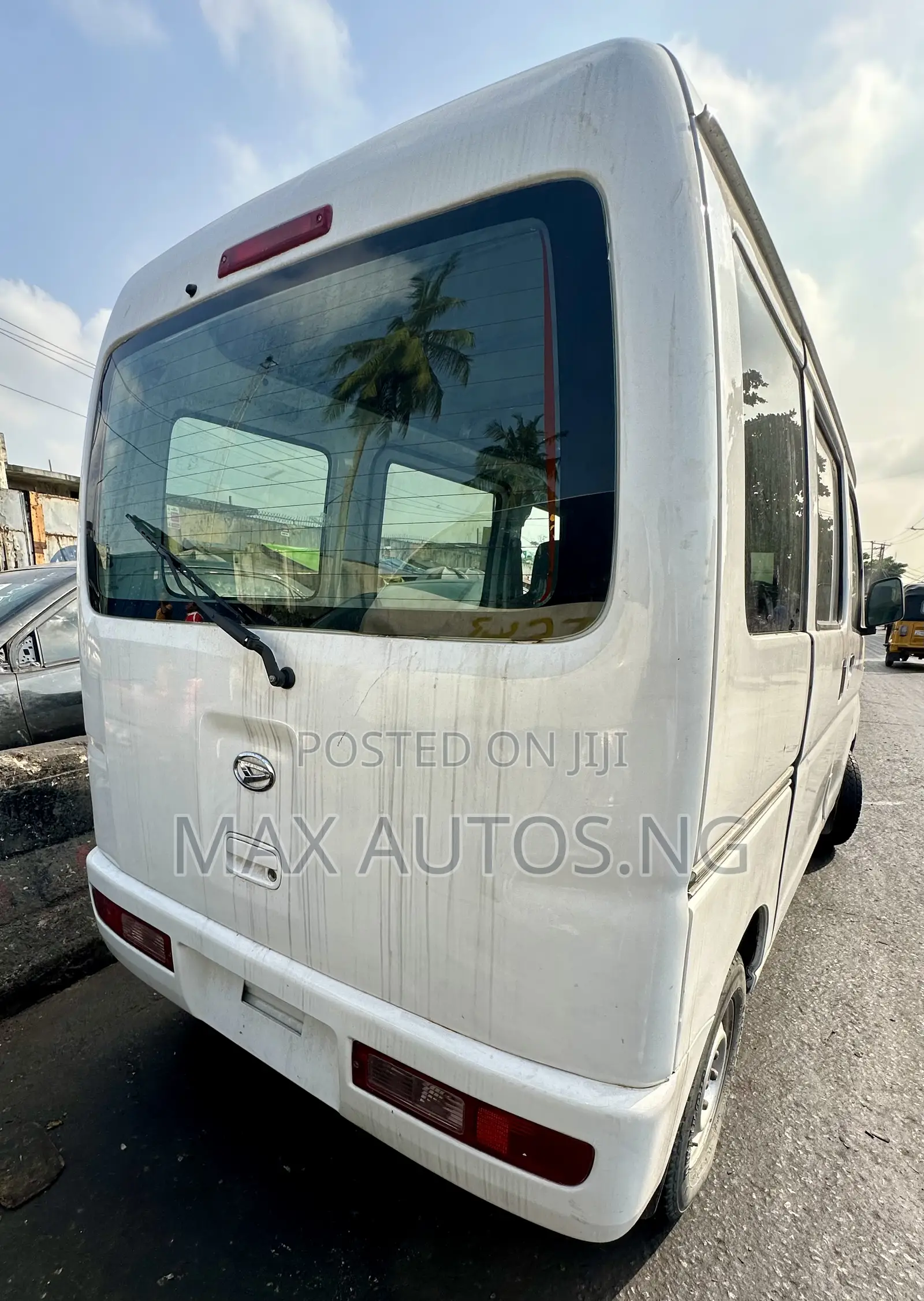 Daihatsu Hijet 2010 White