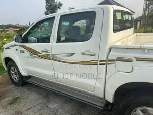 Toyota Hilux 2.0 VVT-i 2012 White