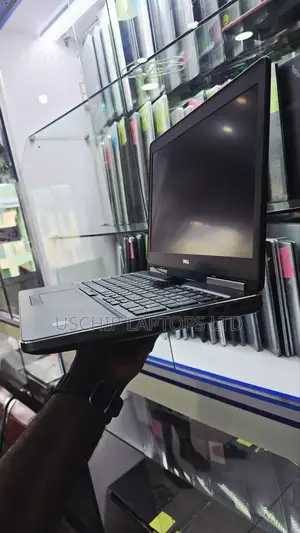 Laptop Dell Precision 7510 8GB Intel Core i5 HDD 500GB