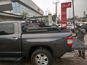 Roller Booth Cover for Tundra