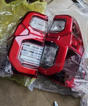 Toyota Hilux Back Light 2020–2022 (Original, Clean)