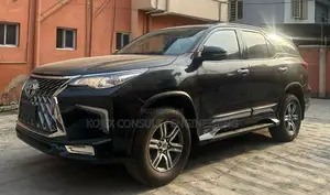 Toyota Fortuner 2019 Black