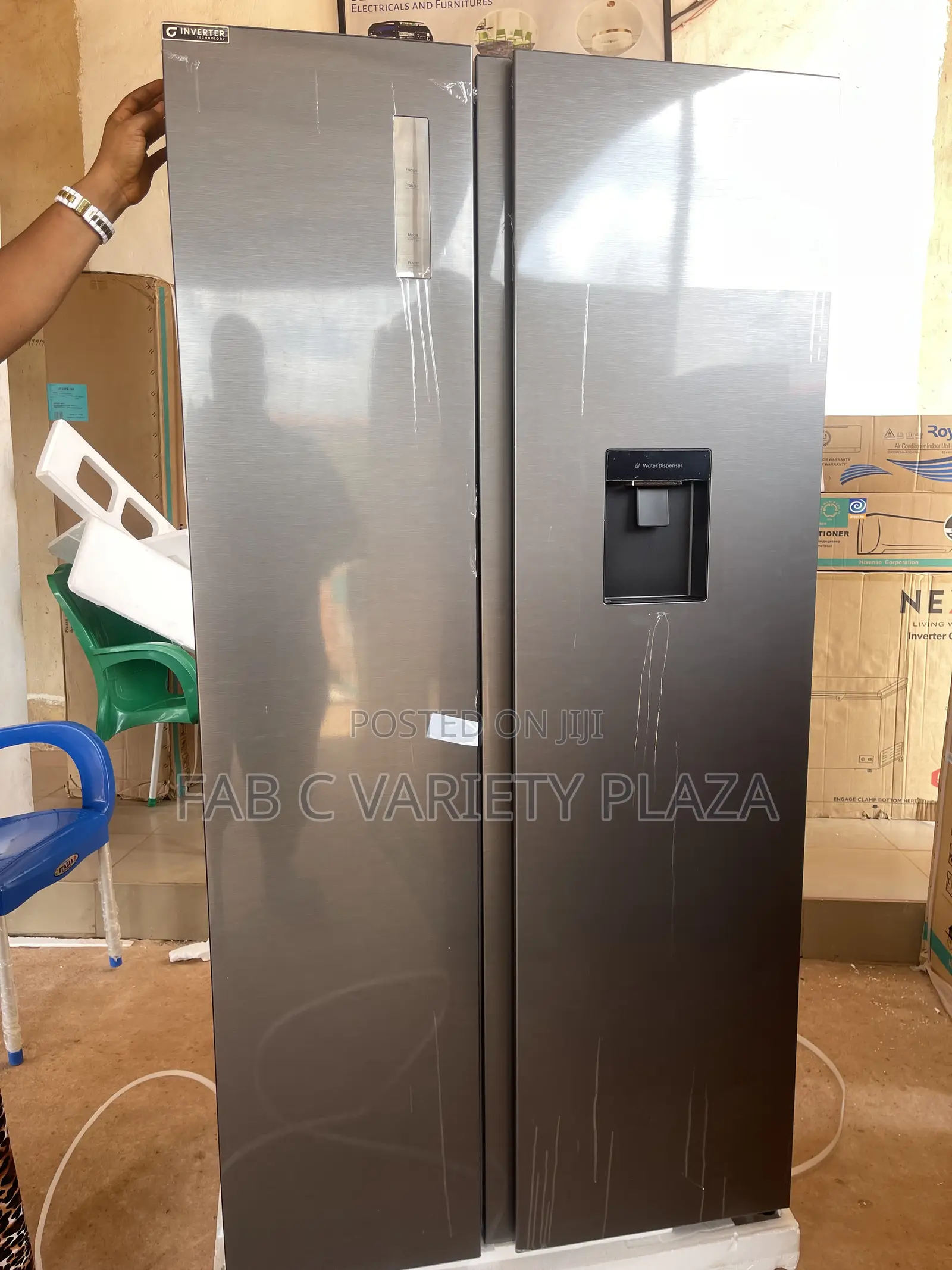 Side by Side Inverter Hisense Refrigerator With a Water Dispenser!!
