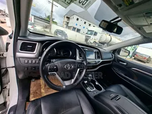 Toyota Highlander Limited 4dr SUV (3.5L 6cyl 6A) 2014 White
