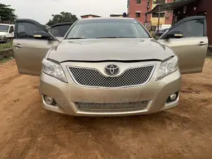 Toyota Camry 2008 Gold