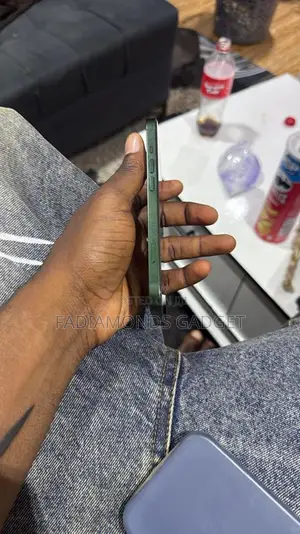 Apple iPhone 13 128 GB Green