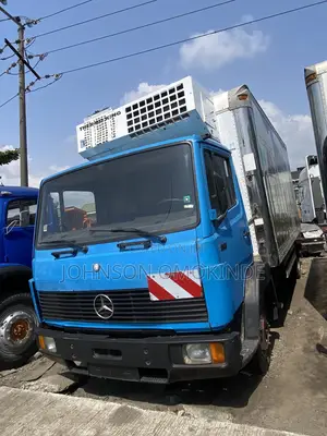 Mercedes Benz Cooling Van