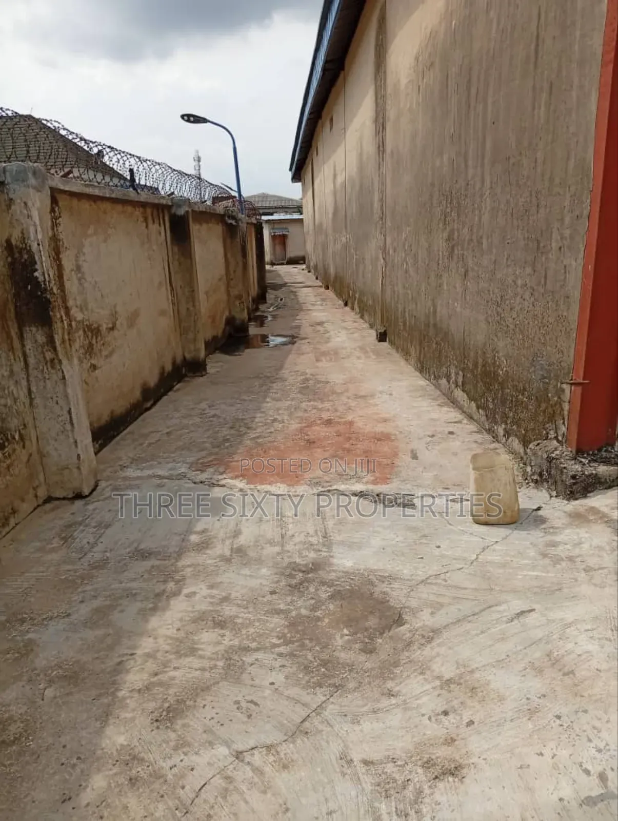 500sqm Warehouse Exclusive Compound