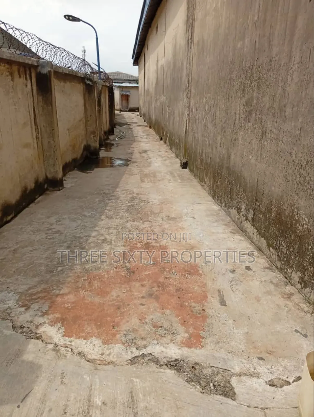 500sqm Warehouse Exclusive Compound