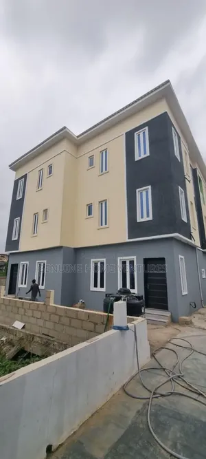 4bdrm Duplex in Mende for sale