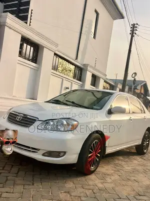 Toyota Corolla LE 2005 White