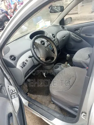 Toyota Yaris 2004 Silver